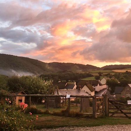 The Royal Oak Inn Dunsford Dış mekan fotoğraf
