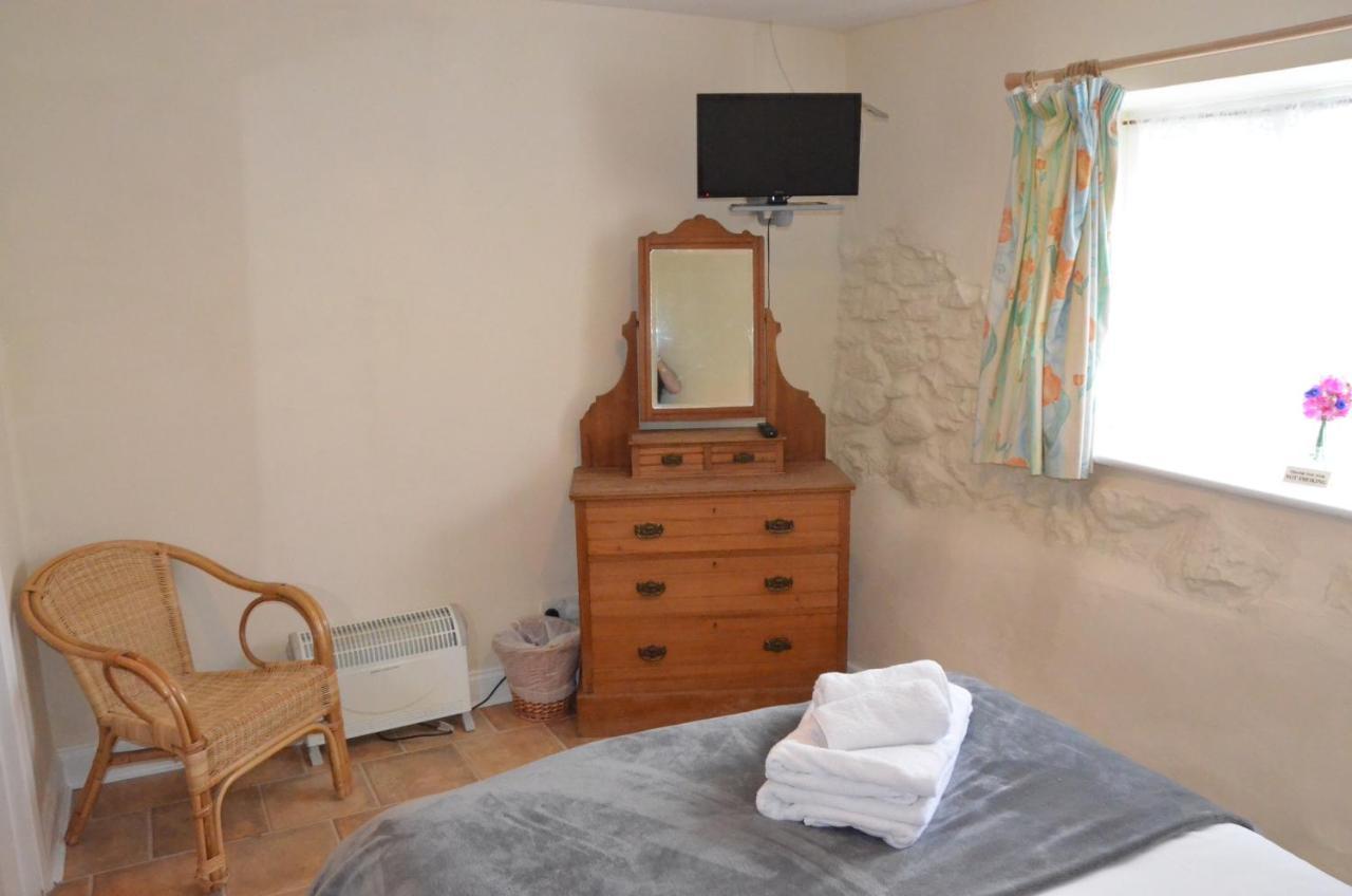 The Royal Oak Inn Dunsford Dış mekan fotoğraf