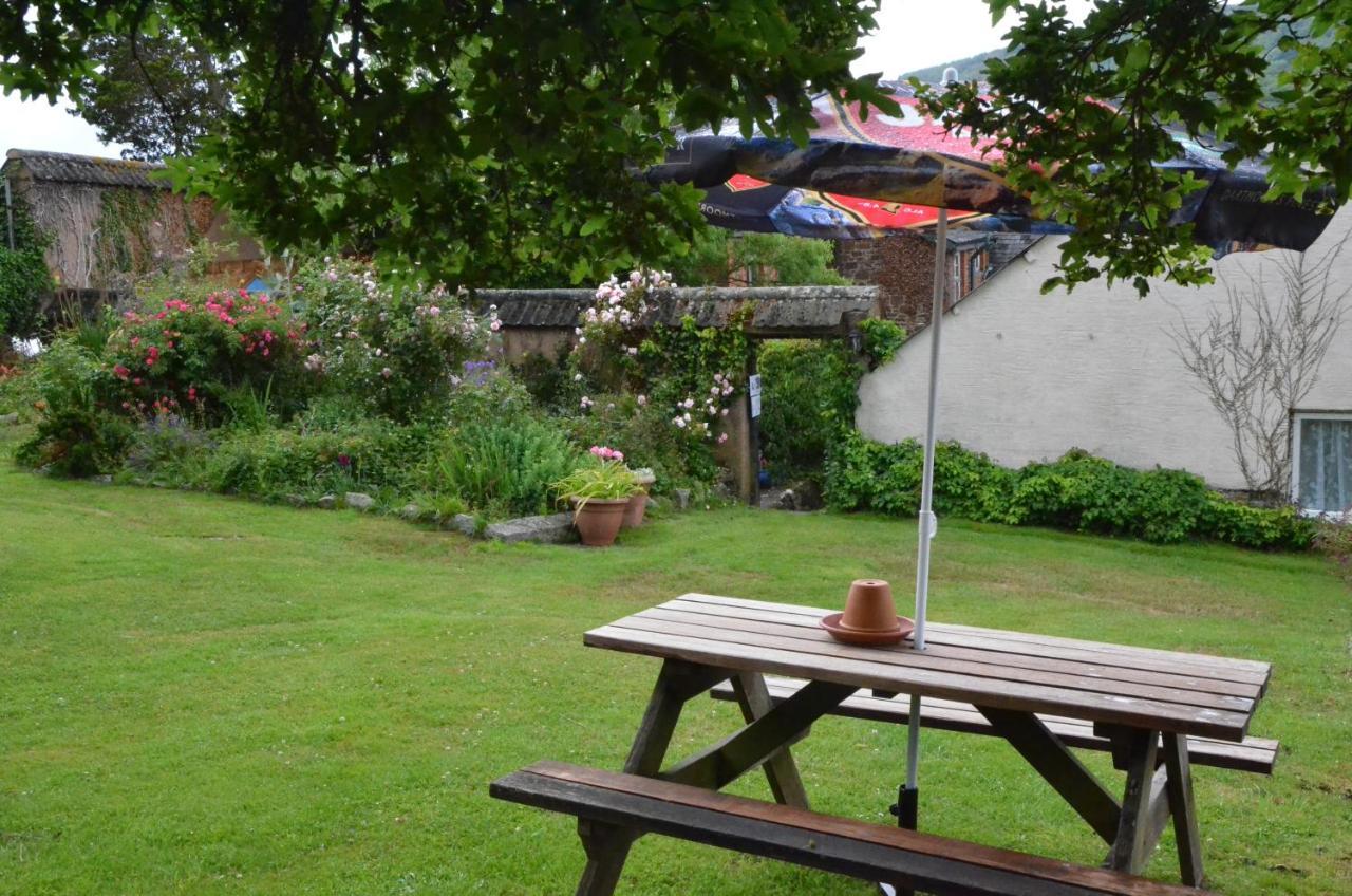 The Royal Oak Inn Dunsford Dış mekan fotoğraf